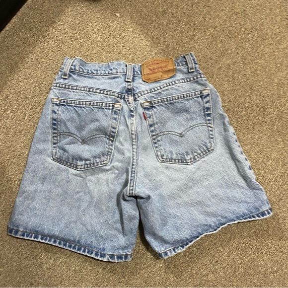 Vintage Levi’s 550 denim shorts - Picture 2 of 4